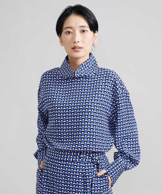 ＜MICHELKLEIN(Women/小さいサイズ)＞［小さいサイズ］Ｐｅｒｆｕｍｅプリントスタンドカラーブラウス（オリジナルプリント／セットアップ対応）
