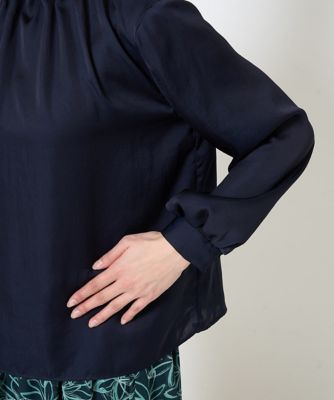 小さいサイズ】スタンドネックデザインサテンブラウス／洗える
