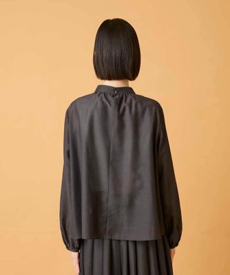 小さいサイズ】スタンドカラーかまぼこプリーツブラウス | HIROKO BIS