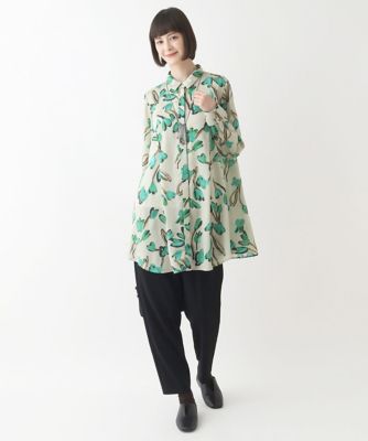 小さいサイズ】ピーチサテンフラワープリントブラウス／洗濯機で洗える