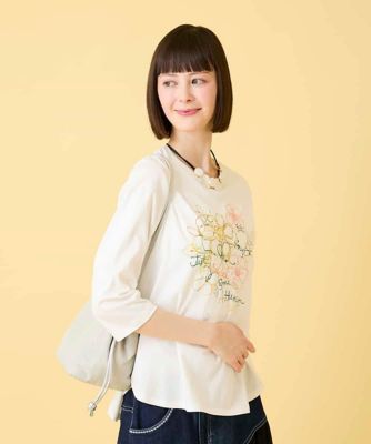 ＜HIROKO BIS（Women/小さいサイズ）＞【小さいサイズ】フローラルタイポＴシャツ