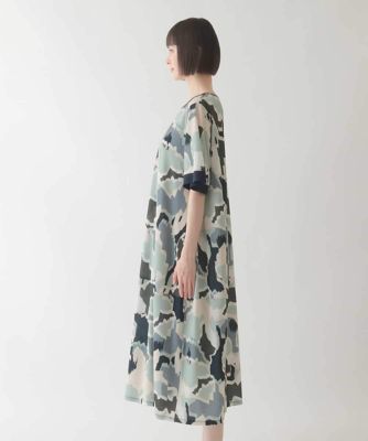 【小さいサイズ　／洗濯機で洗える】迷彩フラワーコクーンデザインワンピース