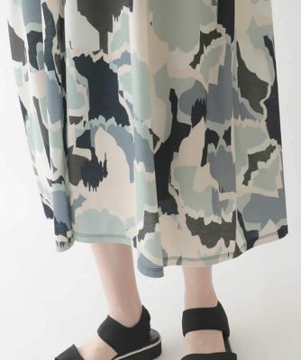 【小さいサイズ　／洗濯機で洗える】迷彩フラワーコクーンデザインワンピース