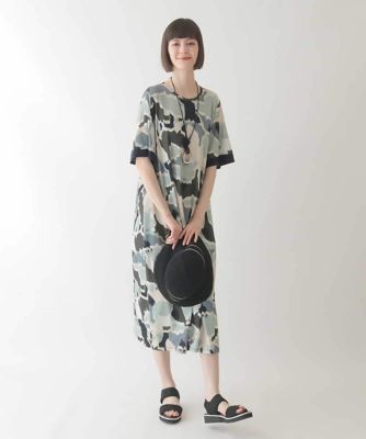 【小さいサイズ　／洗濯機で洗える】迷彩フラワーコクーンデザインワンピース