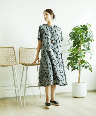 洗える］ミラクルウェーブリーフプリントブラウス | GIANNI LO GIUDICE