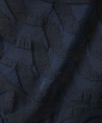 ［洗える］ウェーブプレーティング刺繍ニット