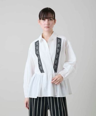 ＜HIROKO KOSHINO (Women)＞刺繍アクセントカシュクールブラウス／洗える