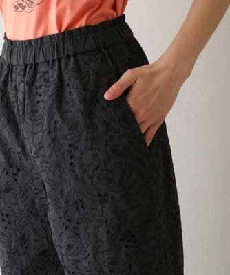 フラワー刺繍ストレートワイドパンツ