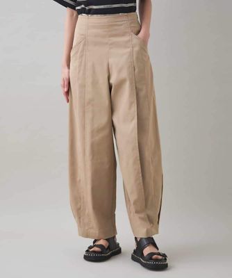 【美品】ヒロココシノ 変形立体 スーツ サイズ38/40 卒業式 パーティー 美品】ヒロココシノ 変形立体 スーツ サイズ38/40 卒業式