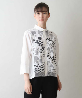＜TRUNK HIROKO KOSHINO (Women)＞幾何学ロゴジャカードジョイントデザインシャツ／日本製／洗える