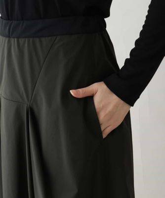 軽量タフタイレギュラーヘムデザインスカート／洗える