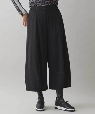 立体ヘムデザインワイドパンツ／洗える