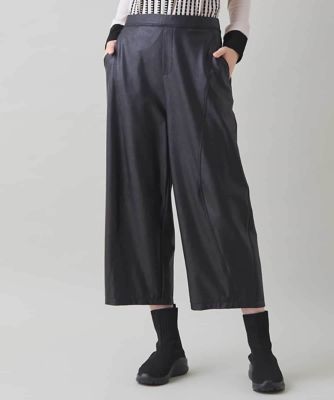 レザーライクワイドパンツ／洗える | TRUNK HIROKO KOSHINO