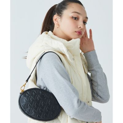 マヘキ　オーバルレザーショルダーバッグ