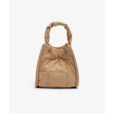 ナイリア キルティングバケットショルダーバッグ 巾着バッグ | LACOSTE