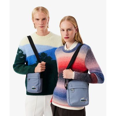＜LACOSTE＞ホリデーランドスケープワニロゴパッチカメラバッグ