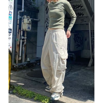 立体裁断　ナイロンワイドカーゴパンツ　／　テーパードワイドパンツ