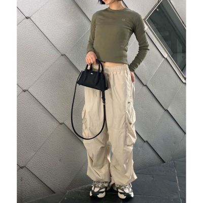 立体裁断　ナイロンワイドカーゴパンツ　／　テーパードワイドパンツ