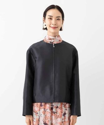 バックサテンノーカラーブルゾン