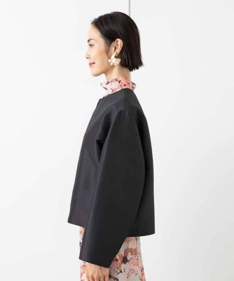 バックサテンノーカラーブルゾン