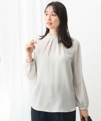 フリルネックデザインサテンワッシャーブラウス／洗える