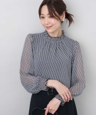 MK MICHEL KLEIN (Women)/エムケーミッシェルクラン 幾何柄シフォンスタンドカラーブラウス/洗える