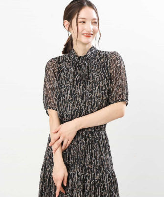 ＜MK MICHEL KLEIN (Women)＞リボンタイ付きボタニカル柄シフォンブラウス／洗える