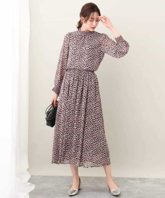 総柄シャーリングデザインシフォンブラウス／洗える