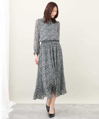 総柄シャーリングデザインシフォンブラウス／洗える