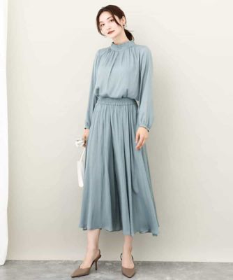 シャーリングネックデザインサテンブラウス／洗える