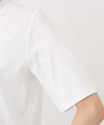 ラメ入りネックデザインＴシャツ／接触冷感／洗える