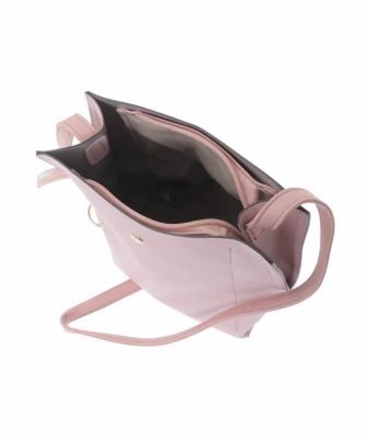 軽量／チャーム付き］ウェーブカットステッチショルダーバッグ | MK