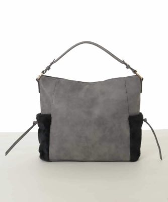 ＜MK MICHEL KLEIN BAG (Women)＞［抗菌／Ａ４収納可］ファーポケットデザインショルダーバッグ