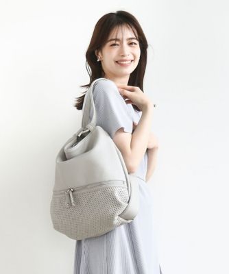 ＜MK MICHEL KLEIN BAG (Women)＞［２ＷＡＹ／Ａ４サイズ対応］パンチングデザイン変形トートバッグ