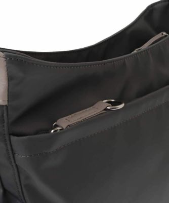 ［撥水／５００ｇ以下の軽量］アクセントレザーショルダーバッグ