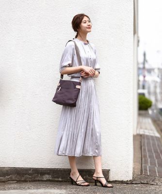 ［撥水／５００ｇ以下の軽量］アクセントレザースクエアショルダーバッグ