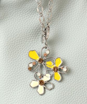 ＜MK MICHEL KLEIN BAG (Women)＞透かしフラワーモチーフチャーム