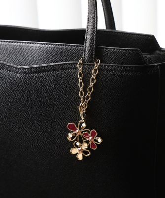 ＜MK MICHEL KLEIN BAG (Women)＞透かしフラワーモチーフチャーム
