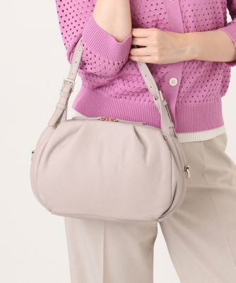 ＜MK MICHEL KLEIN BAG (Women)＞［２ＷＡＹ］ベルトハンドルタックデザイントート