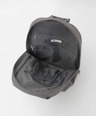 撥水／A4収納可］多機能ポケットセンタータックデザインリュック