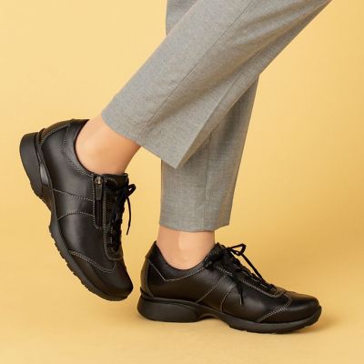 ペダラウォーキングシューズ　２Ｅ　　３．０ｃｍヒール