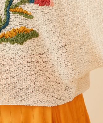 テープヤーンフラワー刺繍プルオーバー