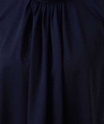 タックデザインフレンチスリーブカットソー
