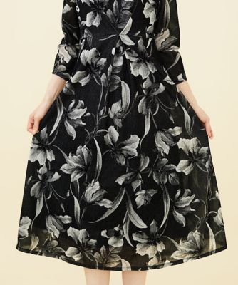 モノトーンフラワーフロッキードレス | Sybilla (Women)/シビラ | 三越