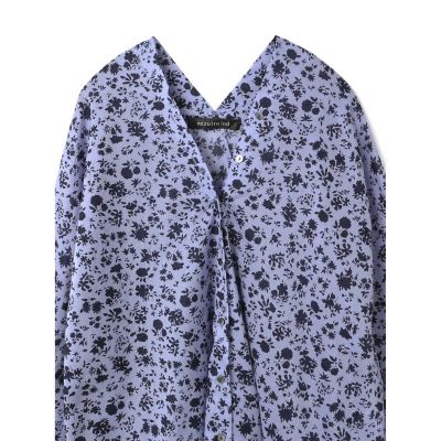 ｍｉｚｕｉｒｏ　ｉｎｄ　スモールフラワーＶネックシャツ