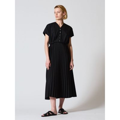 ＜mizuiro ind (Women)＞ｍｉｚｕｉｒｏ　ｉｎｄ　プリーツロングワンピース