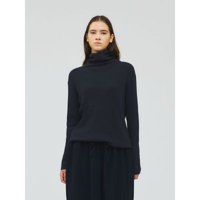 ＜mizuiro ind (Women)＞ｍｉｚｕｉｒｏ　ｉｎｄ　ボタン付きリブハイネックプルオーバー