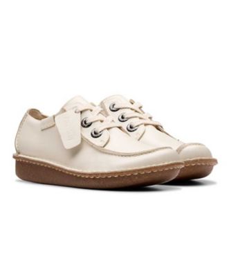 Ｃｌａｒｋｓ　０１４Ｄ　Ｆｕｎｎｙ　Ｄｒｅａｍ　ファニードリーム　クリーム　カジュアルシューズ