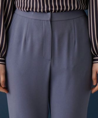 スリムテーパードパンツ