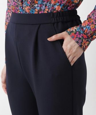 テーパードパンツ